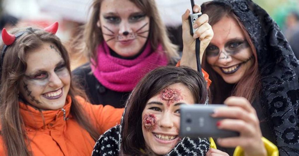 ¿Festejaras en grupo? Aquí tienes disfraces Halloween para grupo