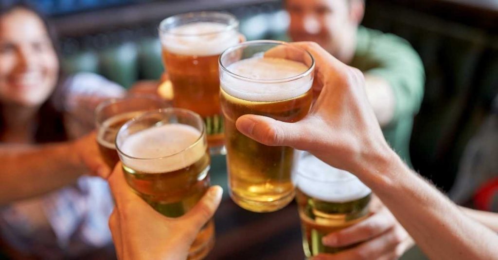 Profitables Geschäft mit alkoholischen und nicht-alkoholischen Getränken