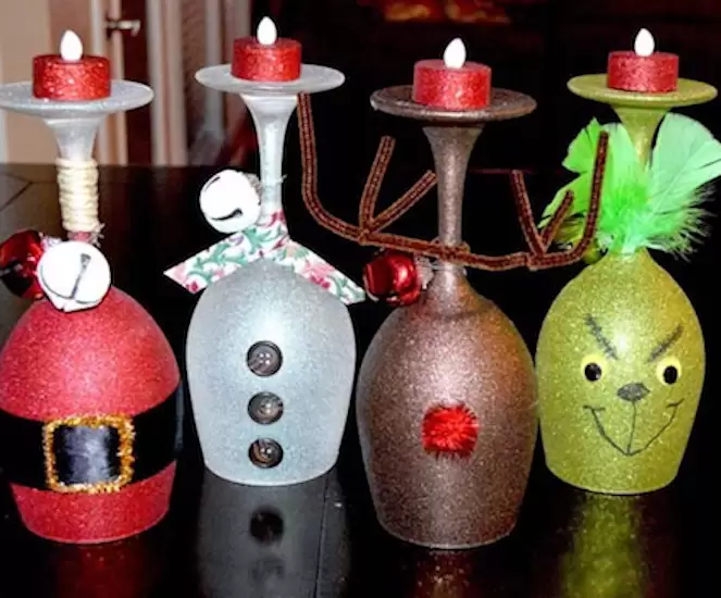 centro de mesas de navidad-con-copas-de-vidrio-recicladas