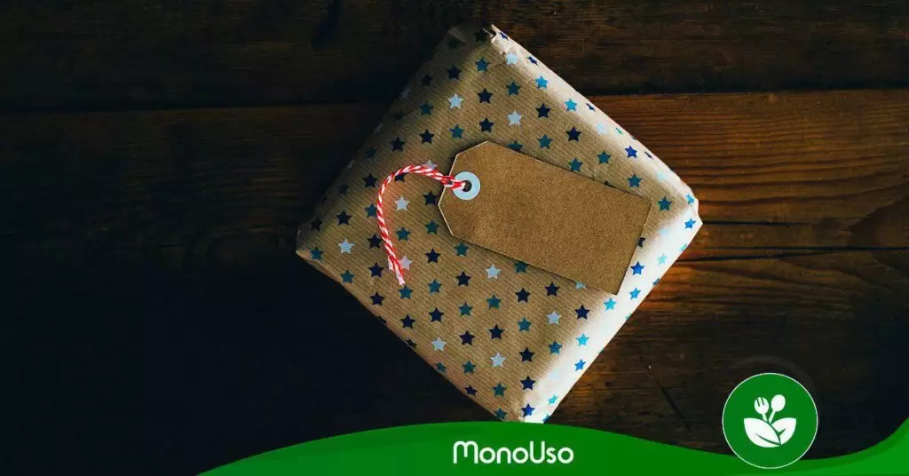 Cómo usar bolsas de papel para regalo