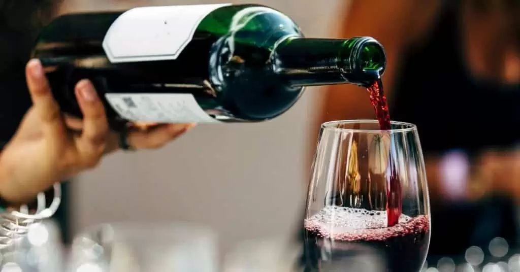 Descubre las mejores páginas web de vinos