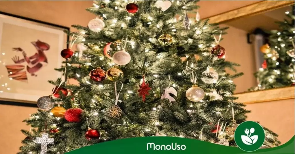 árbol reciclado botellas