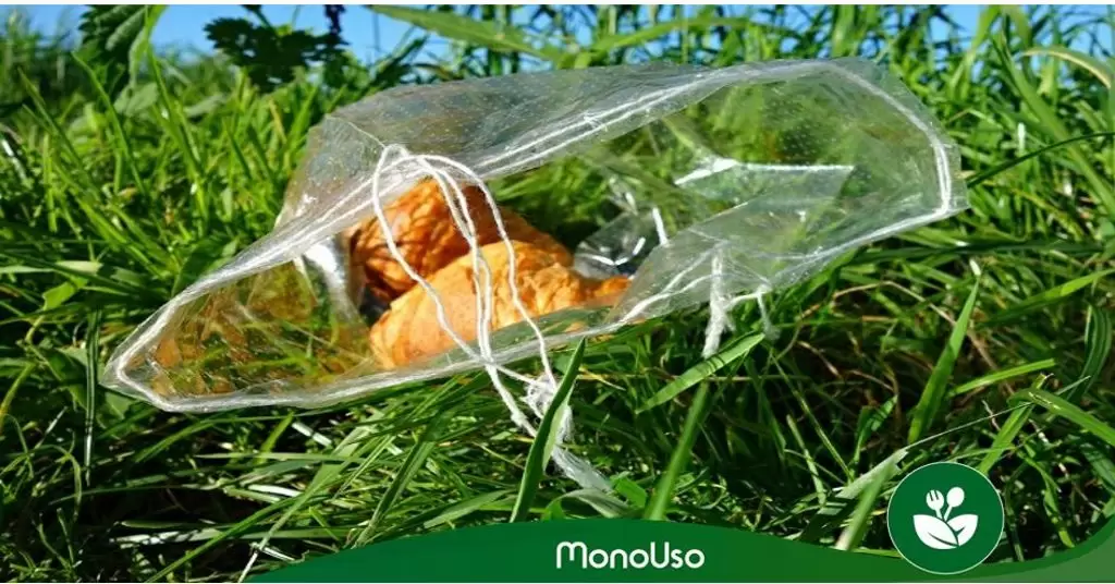 guardar doblar bolsas de plástico